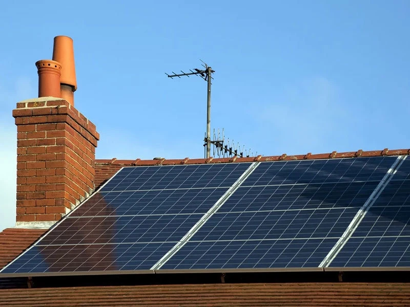 solar panel efficiency per square foot